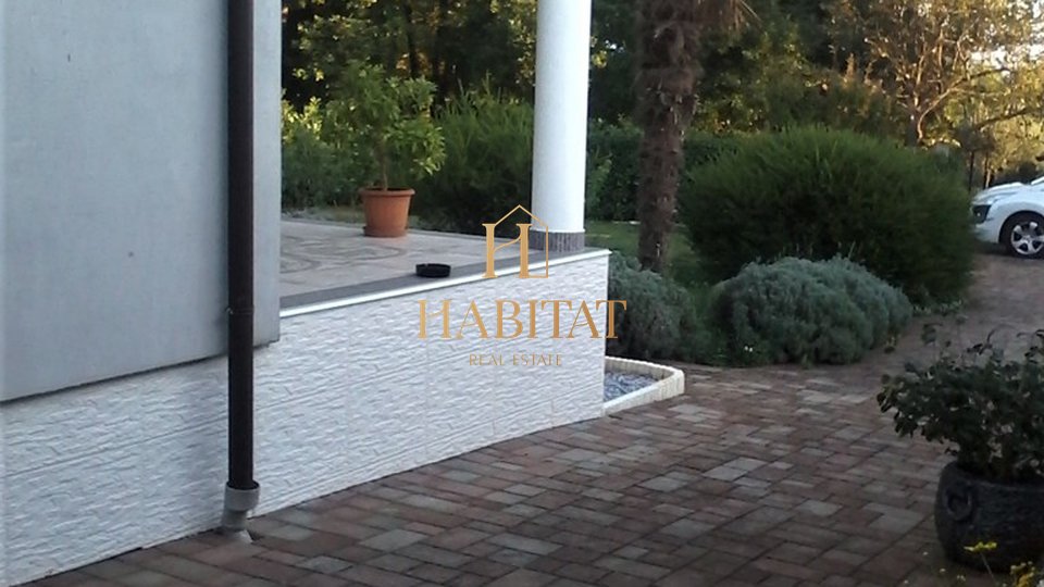 House, 268 m2, For Sale, Umag