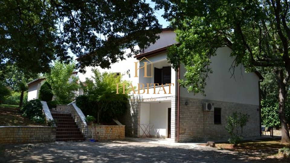 House, 350 m2, For Sale, Poreč