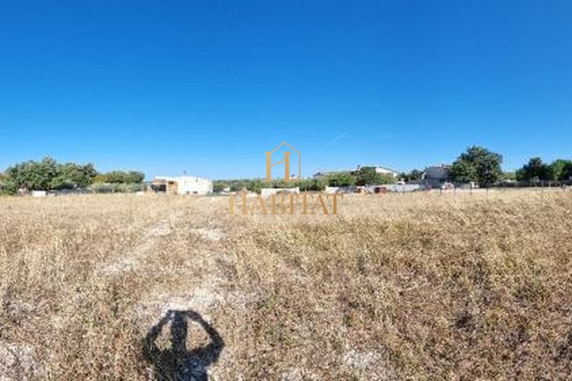 Land, 1000 m2, For Sale, Pula