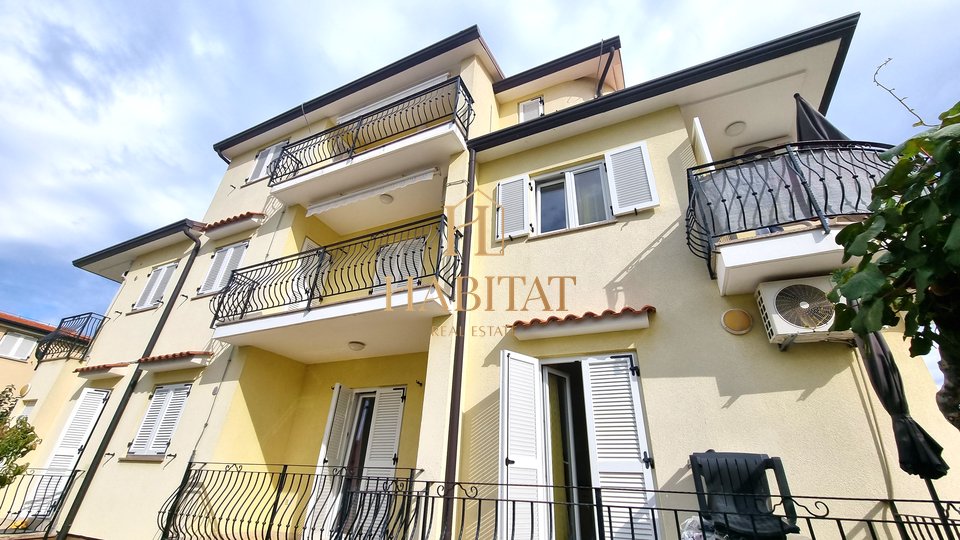 House, 373 m2, For Sale, Novigrad