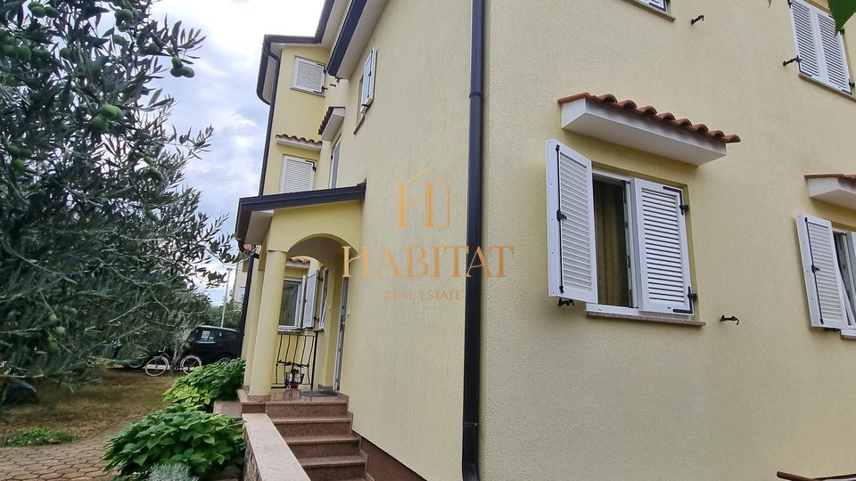 House, 373 m2, For Sale, Novigrad