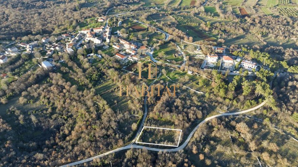 Istra, Kanfanar, Mrgani, građevinsko zemljište, 677 m2, 20km udaljenost od Rovinja, prodaja