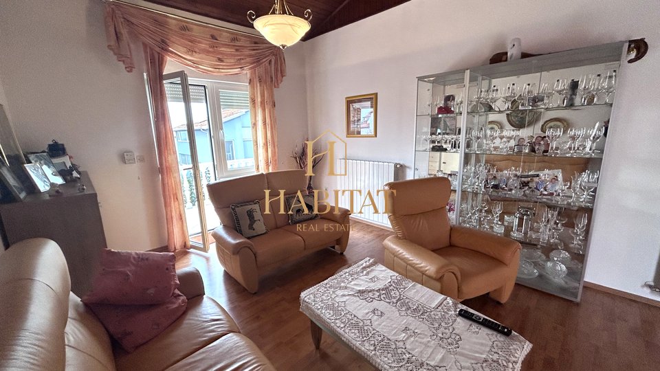 Istrien, Umag, zu verkaufen Haus 246m2, 5 Schlafzimmer , 200m vom Meer