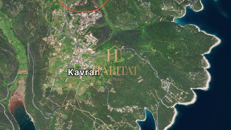 Istra , Kavran , Podlamine , šuma 300m2 , voda na parceli