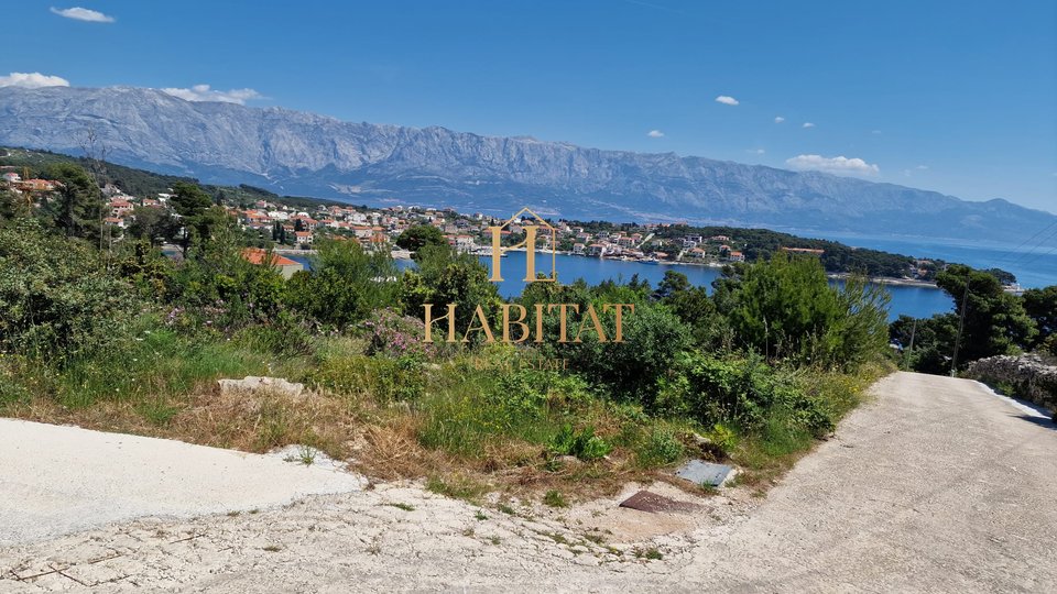 Dalmatien, Sumartin, Baugrundstück 720m2, ganze Infrastruktur, Meerblick, 100m vom Meer entfernt
