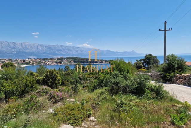 Dalmatien, Sumartin, Baugrundstück 628m2, ganze Infrastruktur, Meerblick, 100m vom Meer entfernt