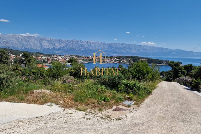 Dalmatien, Sumartin, Baugrundstück 653m2, ganze Infrastruktur, Meerblick, 100m vom Meer entfernt