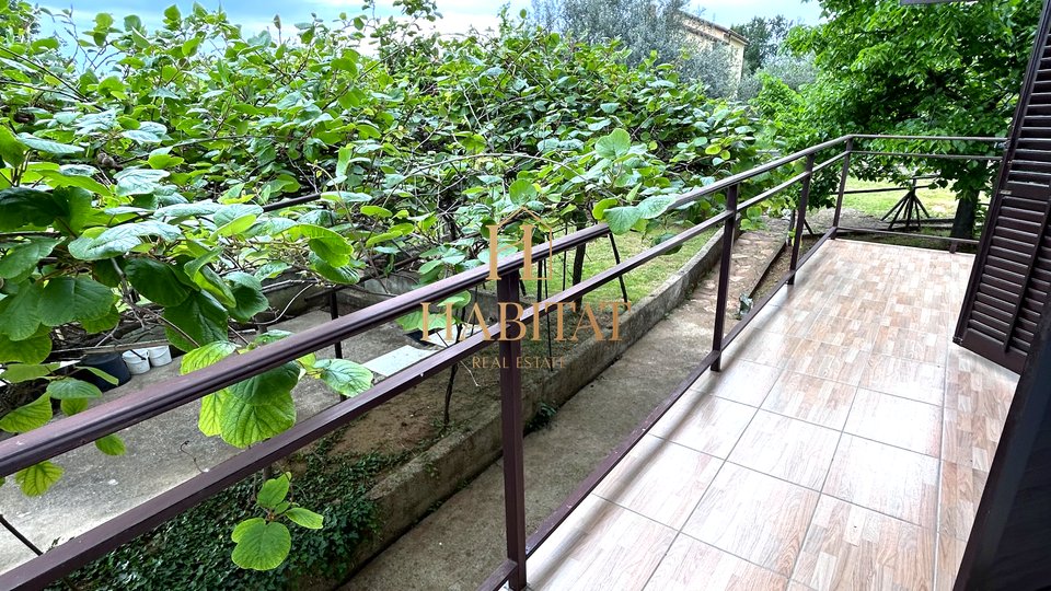 Istria, Umag, Marija Na Krasu, house 420m2 with terraces, garden 1644m2, 2 garages, sea view