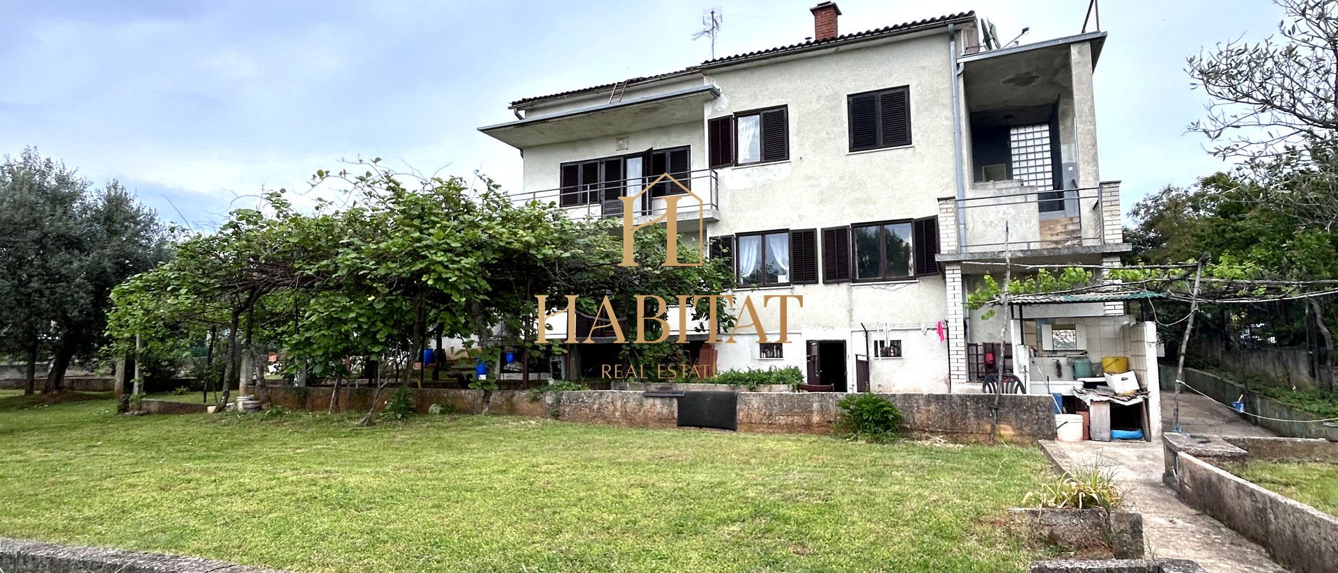 Istria, Umago, Marija Na Krasu, casa 420m2 con terrazze, giardino 1644m2, 2 garage, vista mare