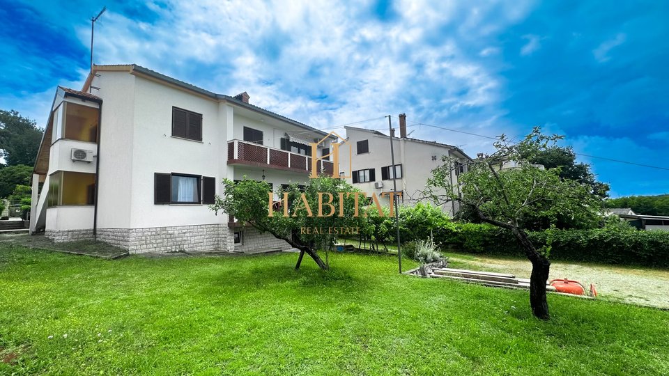 Istria, Poreč, house 300 m2, garden 900 m2