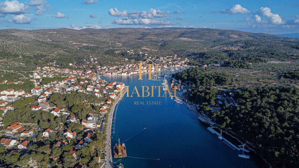 Dalmatia, Island of Brač, Milna, building plot 9427m2, all infrastructure, sea view