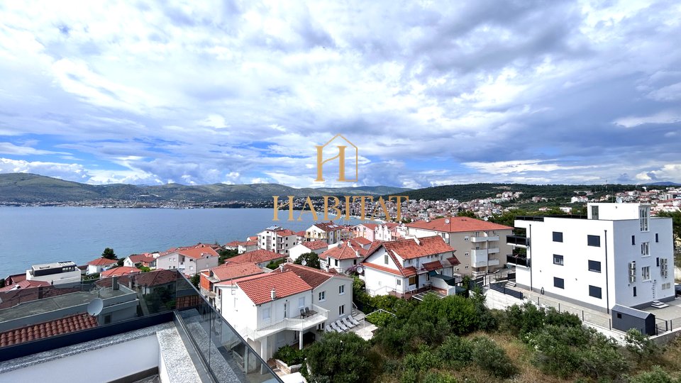 Dalmatia, Okrug Gornji, Penthouse 192m2, open sea view