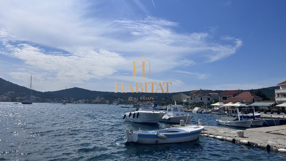 Dalmatia, Vinišće, building plot 1252m2, sea view from the first floor, excellent position, 80m from the sea