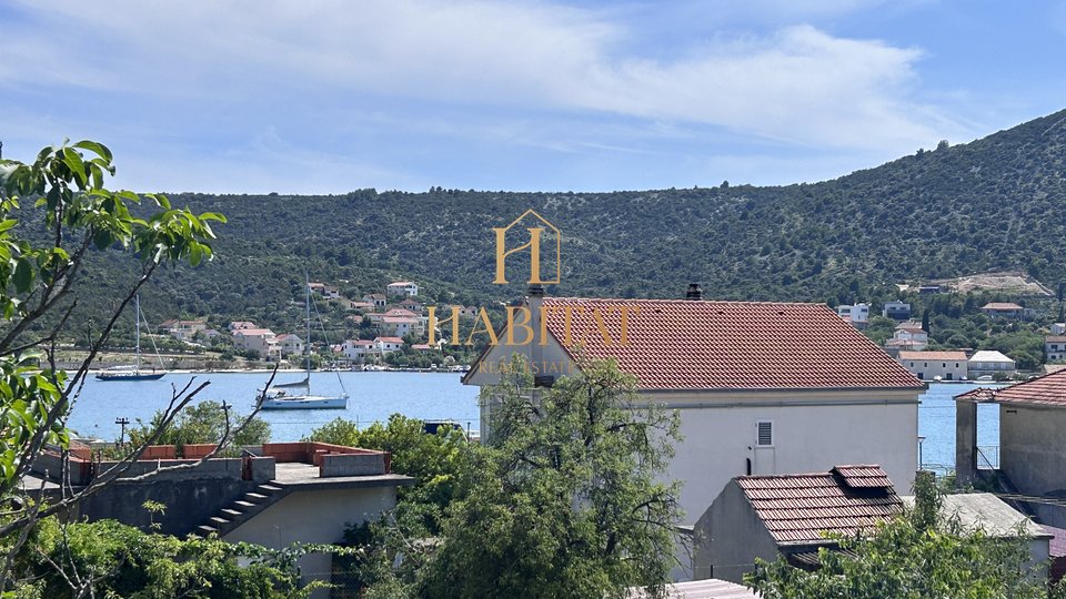 Dalmacija , Split , Vinišćce , gradjevinska parcela , mjesovita izgradjenost , tamnozuta zona , pogled na more