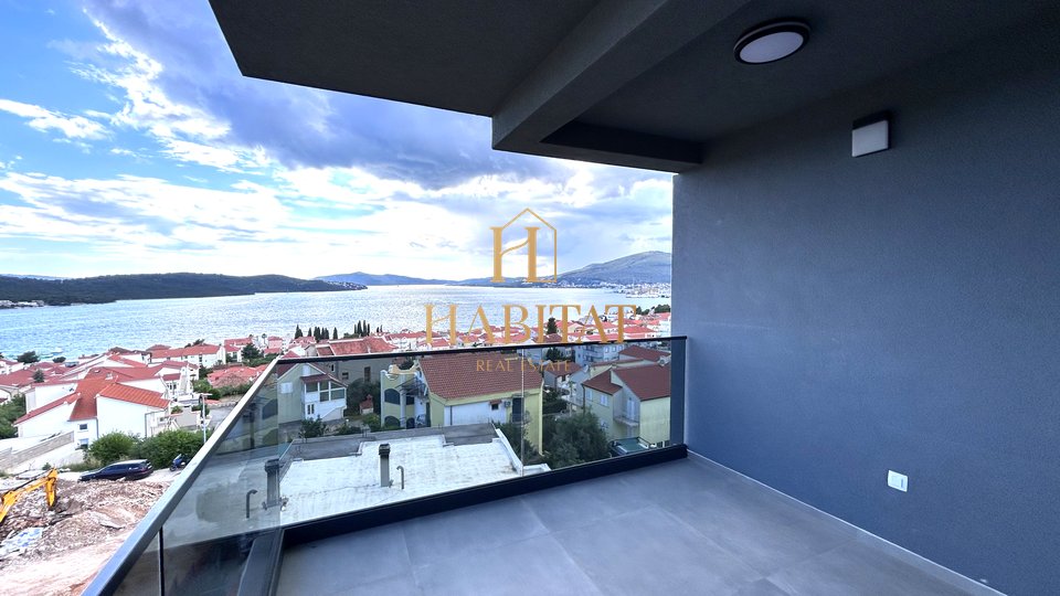 Dalmacija, Okrug Gornji, Penthouse 147m2, panoramski pogled na morje, bazen