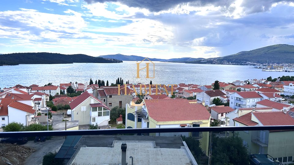 Dalmazia, Okrug Gornji, Attico 147m2, vista mare panoramica, piscina