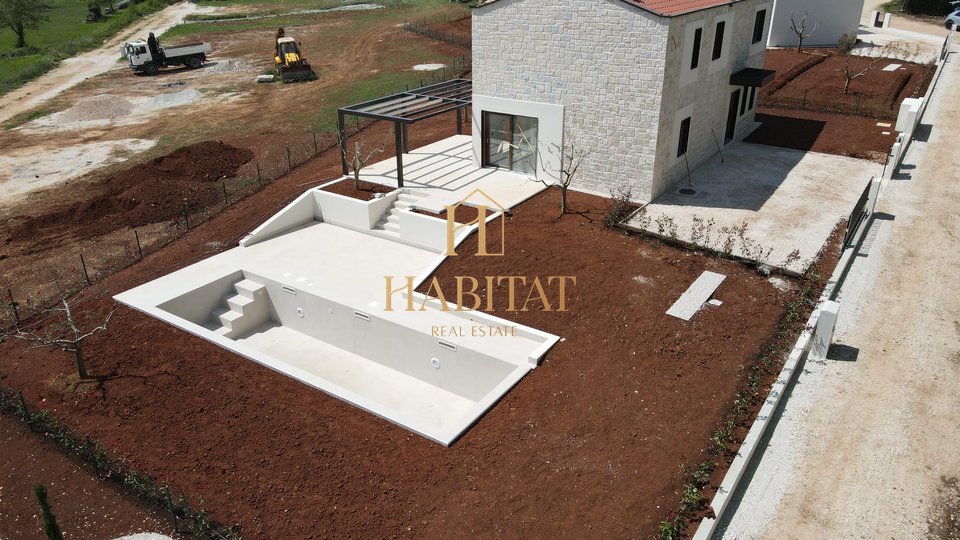 Istria, Majkusi, EXCLUSIVE building plot with all permits 857m2, house project 199m2, utilities paid