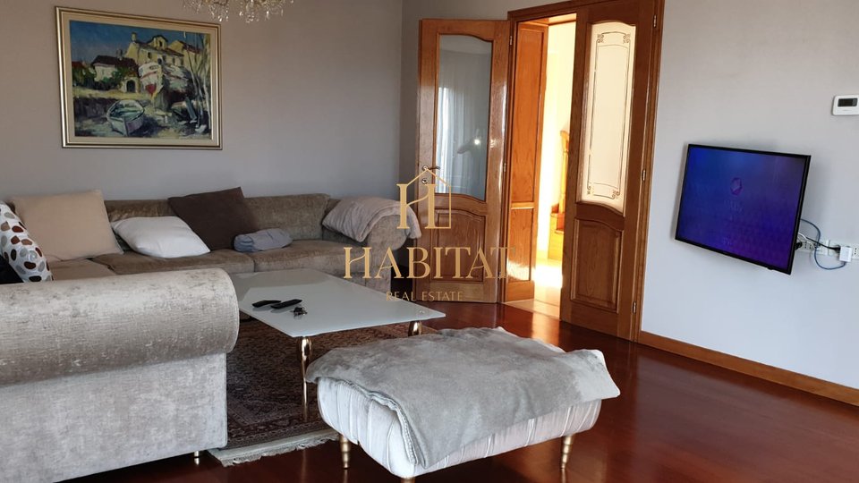 House, 320 m2, For Sale, Lovran
