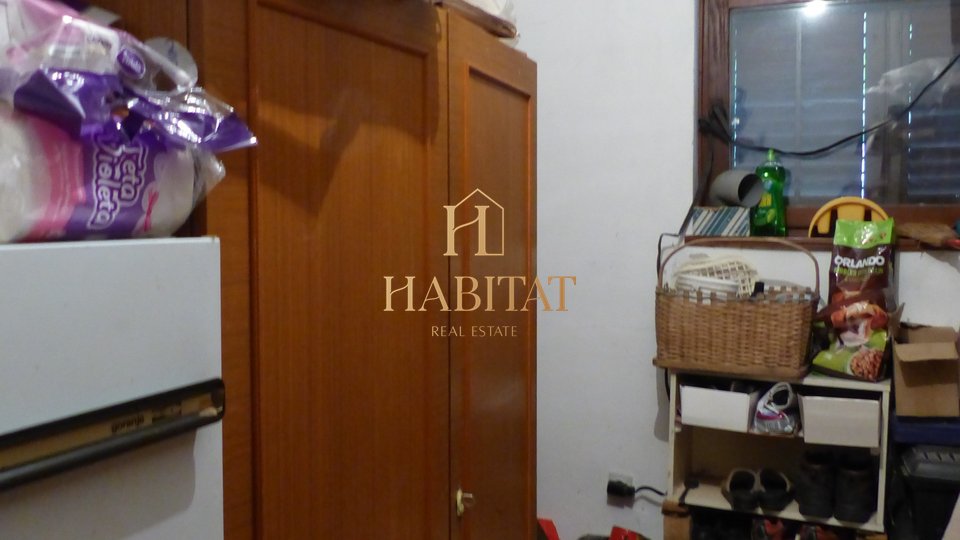 House, 318 m2, For Sale, Rijeka - Bivio