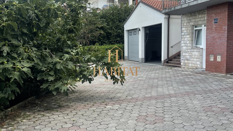 House, 300 m2, For Sale, Opatija - Pobri