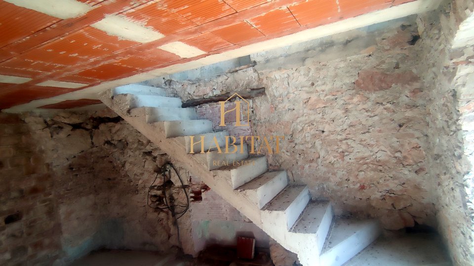 Istra, Brtonigla, kamnita hiša za obnovo 80 kvadratnih metrov