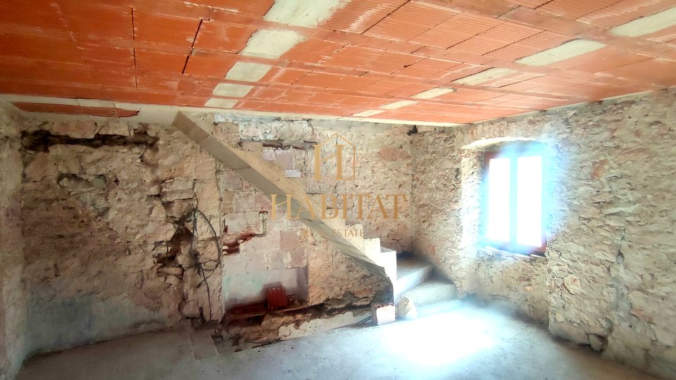 Istra, Brtonigla, kamnita hiša za obnovo 80 kvadratnih metrov