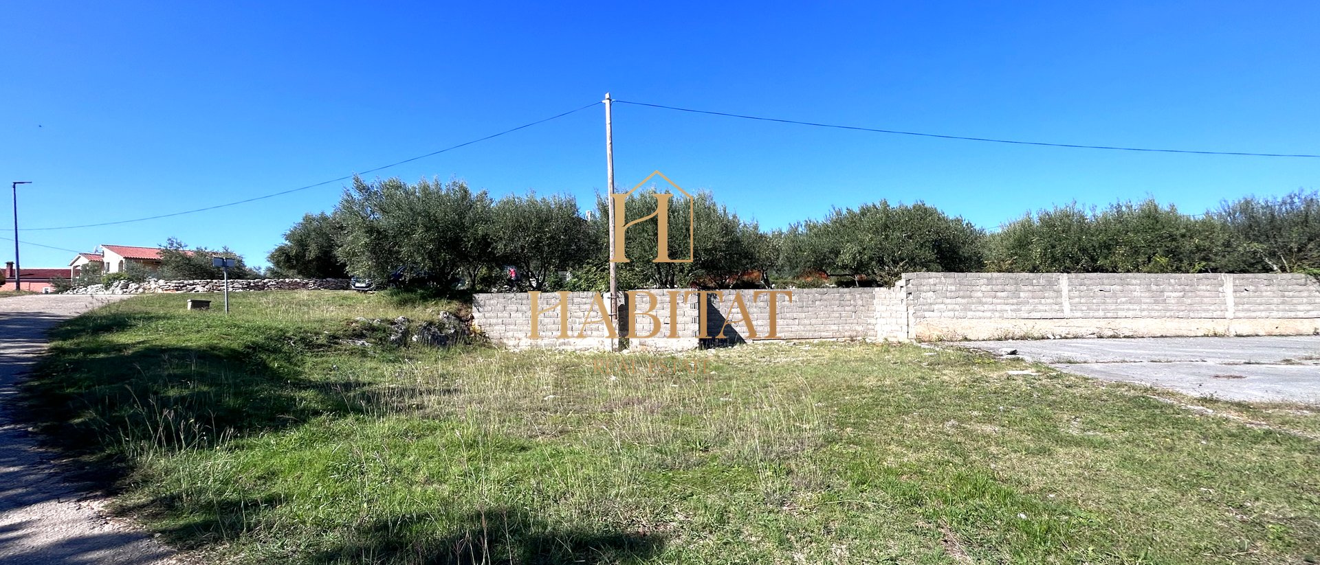 Istria, Kastel, Buje, building plot 603m2, electricity, water