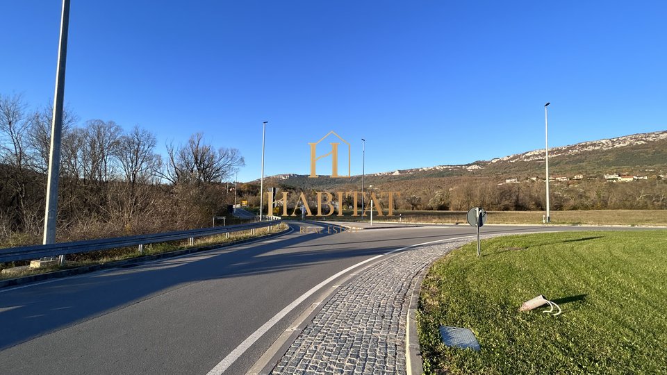 Istria, Buzet, building plot 3881m2, commercial use, residential use, shopping center, gas station