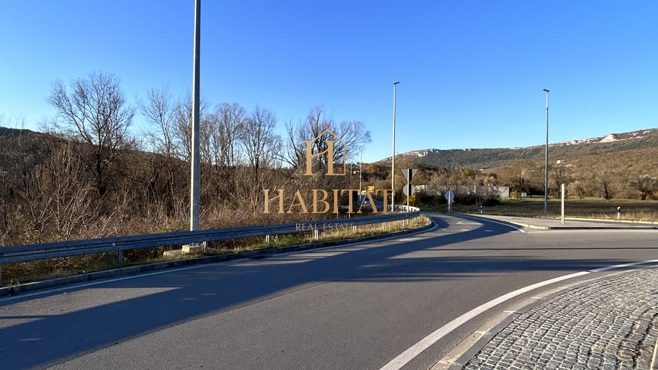 Istria, Buzet, building plot 3881m2, commercial use, residential use, shopping center, gas station