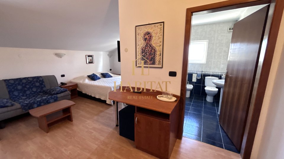 Hotel, 670 m2, For Sale, Novigrad