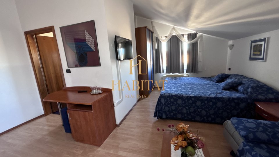 Hotel, 670 m2, For Sale, Novigrad