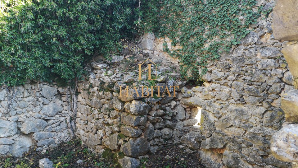 Otok Krk, Krk, ruševina na građevnom zemljištu, prodaje se