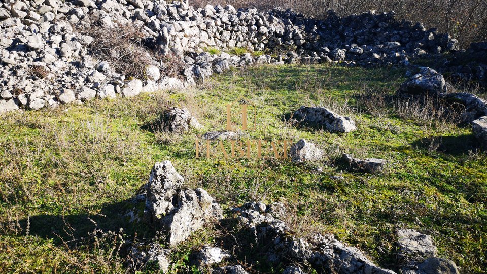 Otok Krk, Krk, ruševina na građevnom zemljištu, prodaje se