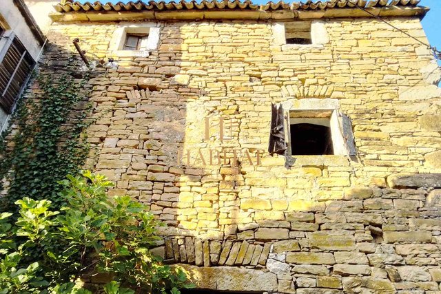 Istria, Senj, old Istrian house 65m2, for renovation