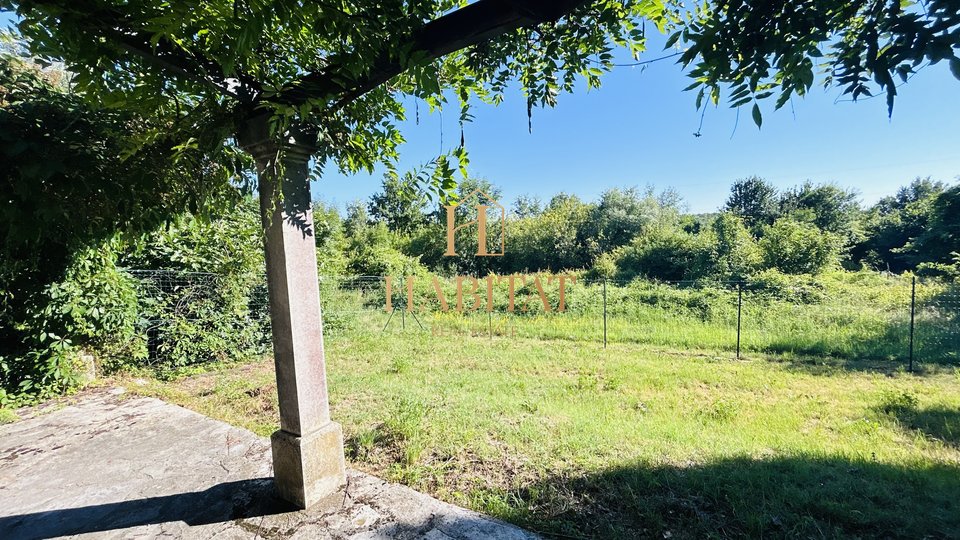 Istria, Momjan, OPPORTUNITY, 2 detached houses, 430m2, quiet village