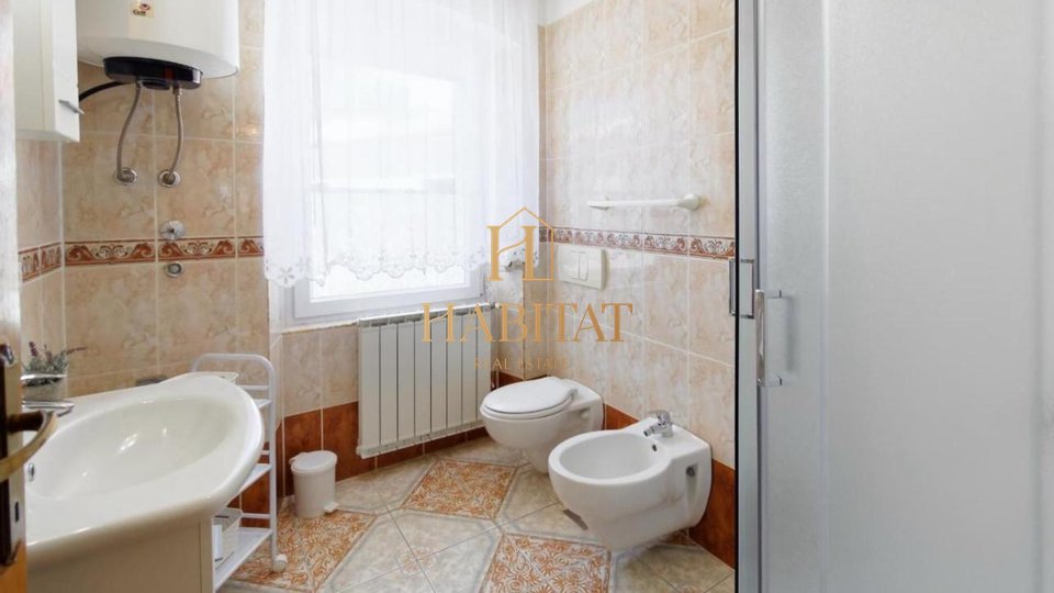 House, 300 m2, For Sale, Buje - Momjan