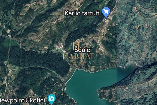 Istrien, Senj, landwirtschaftliches Grundstück mit Strom und Wasser, 2294m2, TOP-Investition