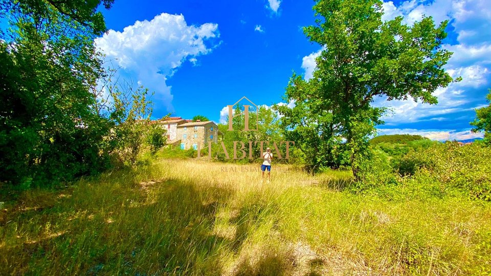 Istria, Draguć, OPPORTUNITY, building plot in a wonderful location, residential purpose