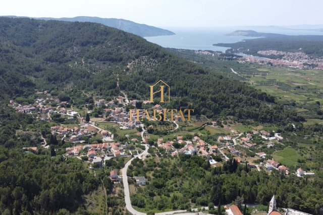 Dalmacija, Hvar, okolica Starega Grada, gradbeno zemljišče 1240m2