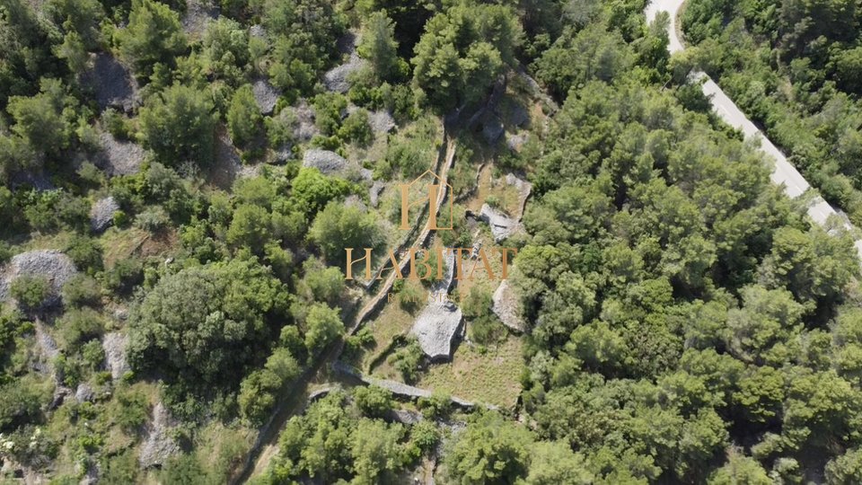 Dalmacija, Hvar, okolica Starega Grada, gradbeno zemljišče 1240m2