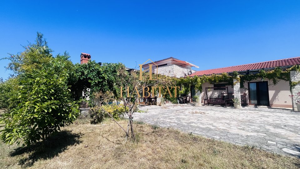 Istria, Umag, house 251m2, yard 1276m2, quiet village