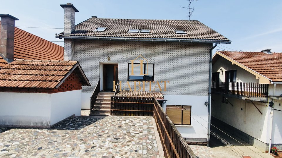 Slavonski Brod, PRILIKA, Haus 410m2, 5 Wohnungen, Garage, möbliert