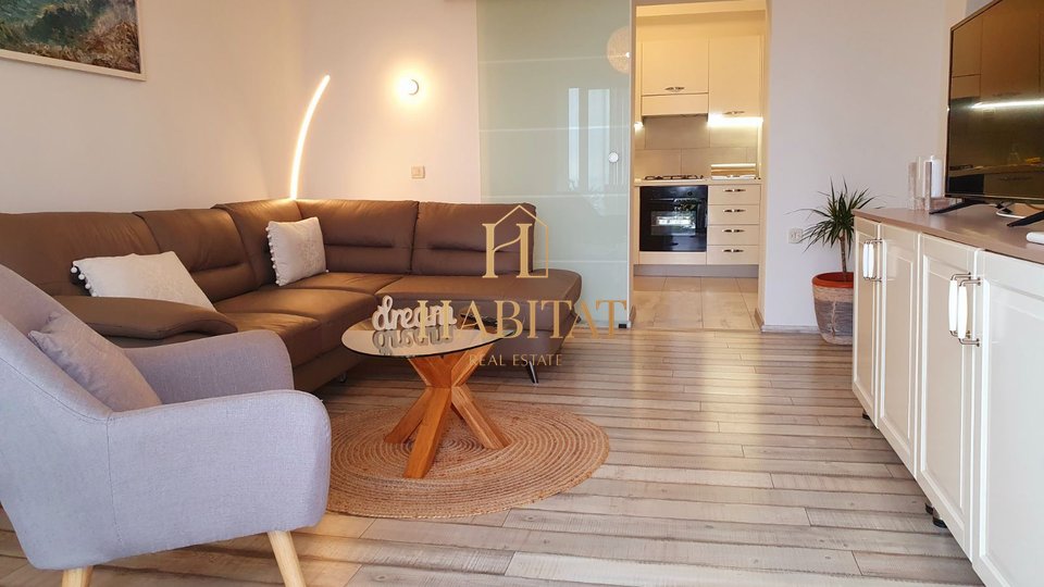 Apartment, 97 m2, For Rent, Opatija