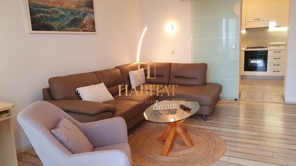 Apartment, 97 m2, For Rent, Opatija