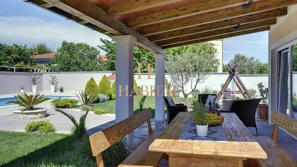 House, 270 m2, For Sale, Medulin