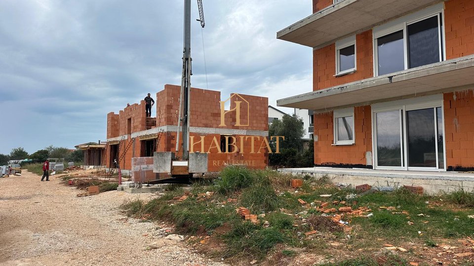 Istra, Umag, Zambratija, stanovanje 69,21 m2, 2 spalnici, 2 kopalnici, 3.500 €/m2