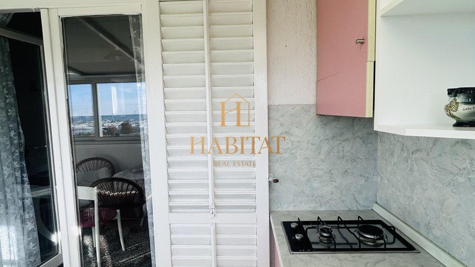 Istrien, Novigrad, Wohnung 56 m2, 1 Schlafzimmer + Wohnzimmer, Meerblick, Abstellraum, Parkplatz