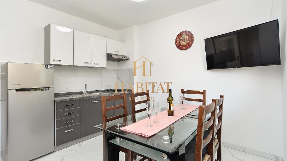 Istra, Medulin, kuća 220m2 sa tri apartmana , 300m od mora