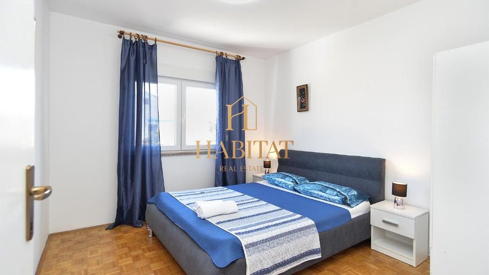 Istra, Medulin, kuća 220m2 sa tri apartmana , 300m od mora