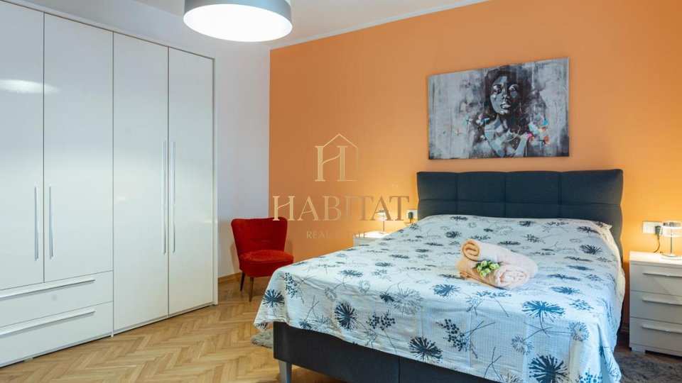 OPATIJA, PREKRASAN STAN U VILI S POGLEDOM NA MORE, APARTMANOM I GARAŽOM